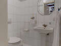 roof terrace apartment München Schwabing (rechts der Leopoldstraße) 01 separate toilet 2693