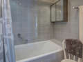 roof terrace apartment München Neuhausen 02 bathroom 2774