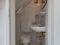 attic apartment München Zentrum 01 guest toilet 3130