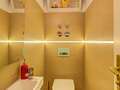 apartment München Neuhausen 01 guest toilet 3428