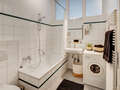 apartment München Gärtnerplatzviertel 01 bathroom 3613