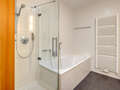 apartment with garden 	 München Harlaching 01 bathroom 4247