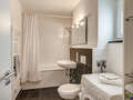 apartment with garden 	 München Schwanthalerhöhe 01 bathroom 4454