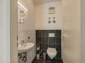 apartment with garden 	 München Schwanthalerhöhe 01 guest toilet 4454