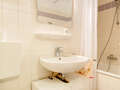 apartment München Schwabing-West 01 bathroom 4617