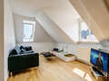 attic apartment München Maxvorstadt - Rund um den Josephsplatz 01 living room 4683