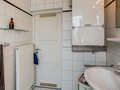 attic apartment München Maxvorstadt - Rund um den Josephsplatz 04 bathroom 4683