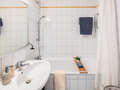 apartment München Schwabing 01 bathroom 4700