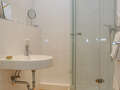 roof terrace apartment München Westend 01 bathroom 4763