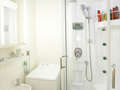 apartment München Schwabing-Georgenschwaige 01 2. bathroom 5164