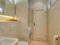 apartment München Glockenbachviertel 03 bathroom 5717