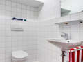 apartment München Maxvorstadt - Westen 01 guest toilet 572