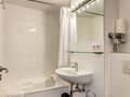 apartment München Neuhausen 01 bathroom 5827