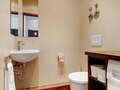 apartment München Altstadt 01 separate toilet 6423