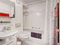 apartment with garden 	 München Neuhausen 01 bathroom 6696