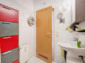 apartment with garden 	 München Neuhausen 02 bathroom 6696