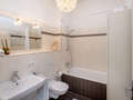 attic apartment München Neuhausen 01 bathroom 7084