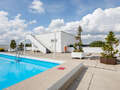 studio München Arabellapark 01 pool 7848