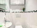 apartment München Schwabing 01 separate toilet 8088