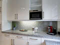roof terrace apartment München Arabellapark 02 kitchen 9024