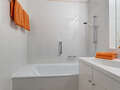 roof terrace apartment München Arabellapark 01 bathroom 9024