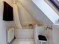 attic apartment Gräfelfing 01 bathroom 9079