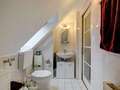 attic apartment Gräfelfing 03 bathroom 9079