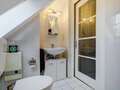 attic apartment Gräfelfing 04 bathroom 9079