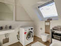 attic apartment München Obermenzing 03 bathroom 9287