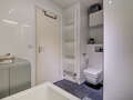 attic apartment München Haidhausen 03 bathroom 9579