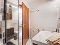 attic apartment Ottobrunn 03 bathroom 9824