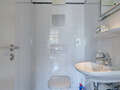 apartment München Moosach 01 guest toilet 9984
