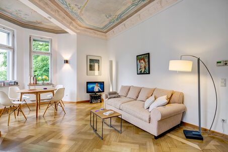 https://www.mrlodge.com/rent/3-room-apartment-munich-maxvorstadt-10009