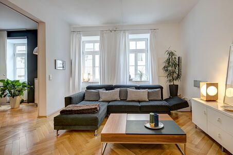 https://www.mrlodge.com/rent/3-room-apartment-munich-maxvorstadt-10281