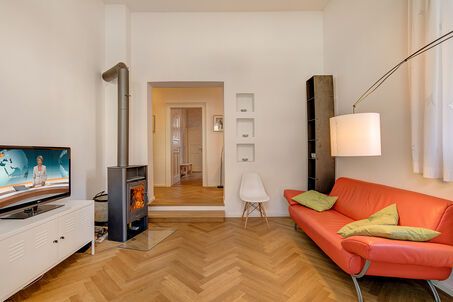 https://www.mrlodge.com/rent/2-room-apartment-munich-neuhausen-10354