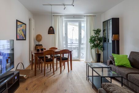 https://www.mrlodge.com/rent/3-room-apartment-munich-maxvorstadt-10633