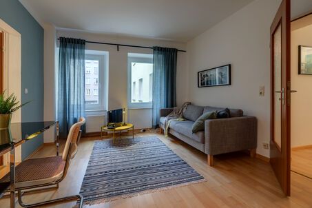https://www.mrlodge.com/rent/2-room-apartment-munich-maxvorstadt-10810