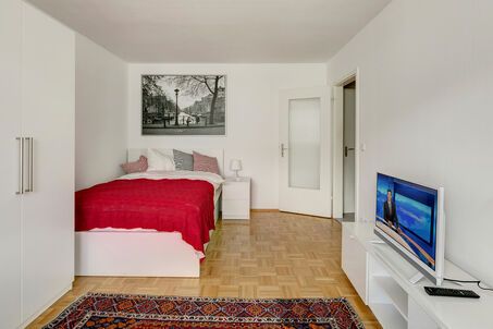 https://www.mrlodge.com/rent/1-room-apartment-munich-neuhausen-10920