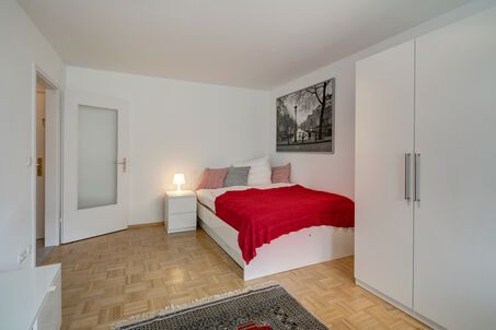 https://www.mrlodge.com/rent/1-room-apartment-munich-neuhausen-10922