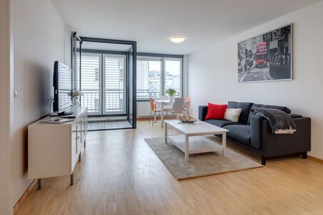 https://www.mrlodge.com/rent/3-room-apartment-munich-maxvorstadt-10968