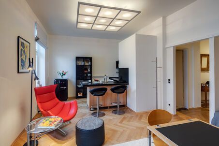 https://www.mrlodge.com/rent/1-room-apartment-munich-maxvorstadt-11341
