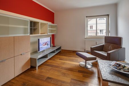 https://www.mrlodge.com/rent/2-room-apartment-munich-neuhausen-11489