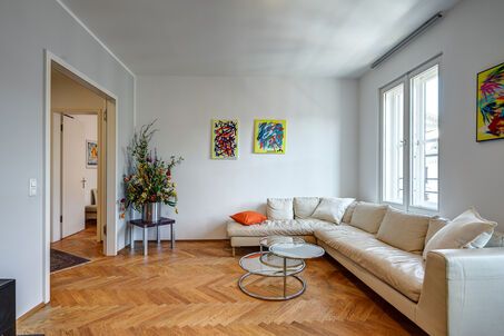 https://www.mrlodge.com/rent/3-room-apartment-munich-altstadt-11668