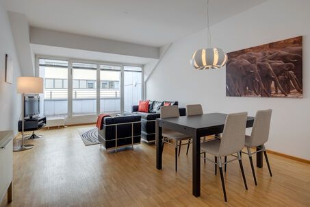 https://www.mrlodge.com/rent/3-room-apartment-munich-maxvorstadt-1170