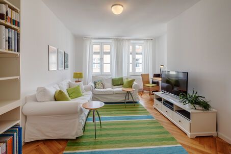 https://www.mrlodge.com/rent/2-room-apartment-munich-neuhausen-11796