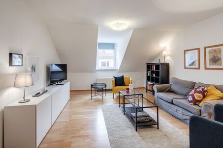 https://www.mrlodge.com/rent/4-room-apartment-munich-gaertnerplatzviertel-118