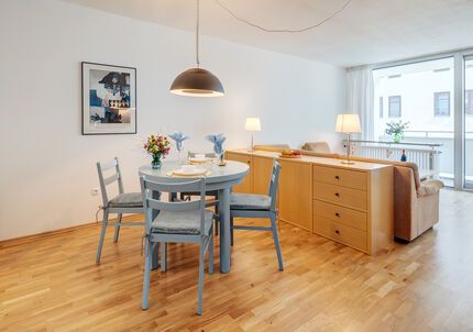 https://www.mrlodge.com/rent/2-room-apartment-munich-maxvorstadt-11817