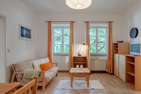 https://www.mrlodge.com/rent/2-room-apartment-munich-maxvorstadt-11818