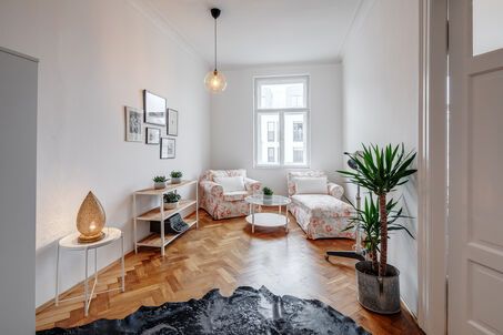https://www.mrlodge.com/rent/2-room-apartment-munich-ludwigsvorstadt-11892