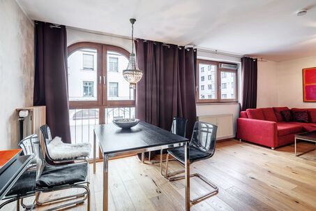 https://www.mrlodge.com/rent/1-room-apartment-munich-maxvorstadt-11950